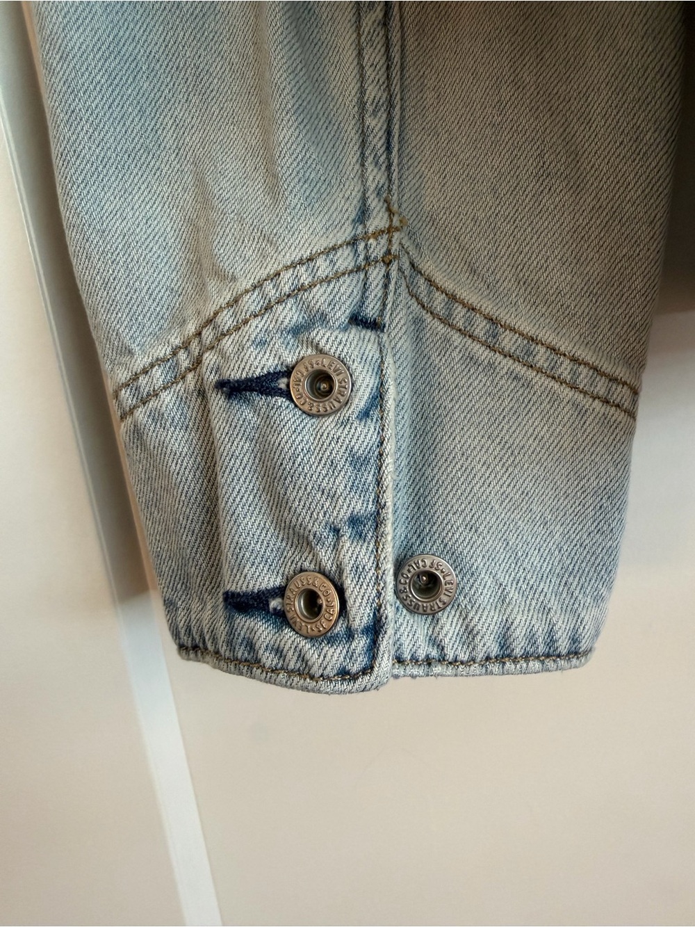 Levi’s Premium Relaxed Fit Light Blue Denim Zip-Front Jacket - Size XL - Picture 4 of 9